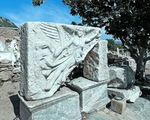 Efes Antik Kenti Nike Kabartması